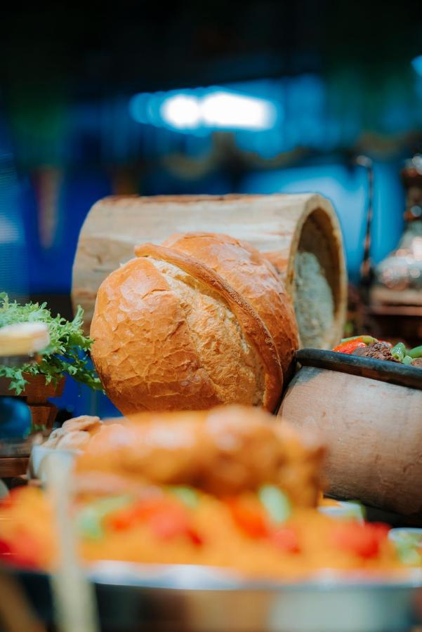 Mercure Trabzon Hotel 외부 사진 A loaf of bread