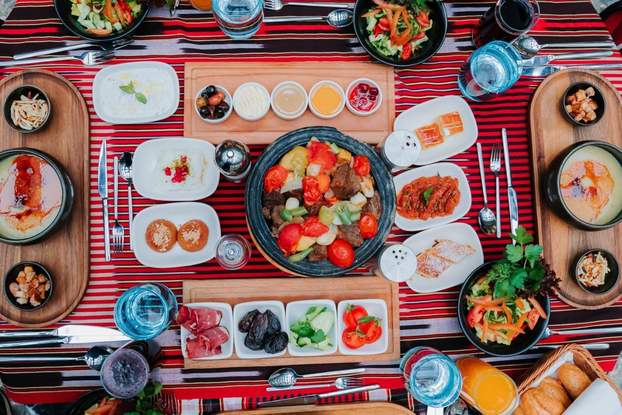 Mercure Trabzon Hotel 외부 사진 A traditional Turkish breakfast