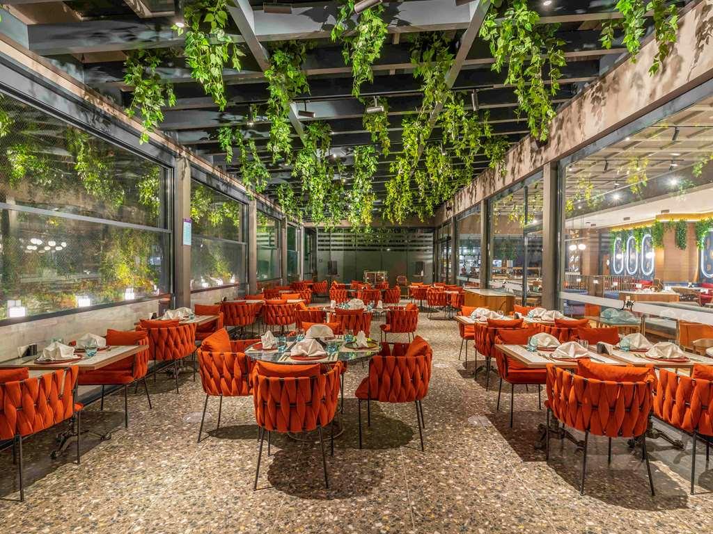 Mercure Trabzon Hotel 외부 사진 Interior of a restaurant in India